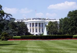 Judge orders White House to return pass to CNN&rsquo;s Jim Acosta