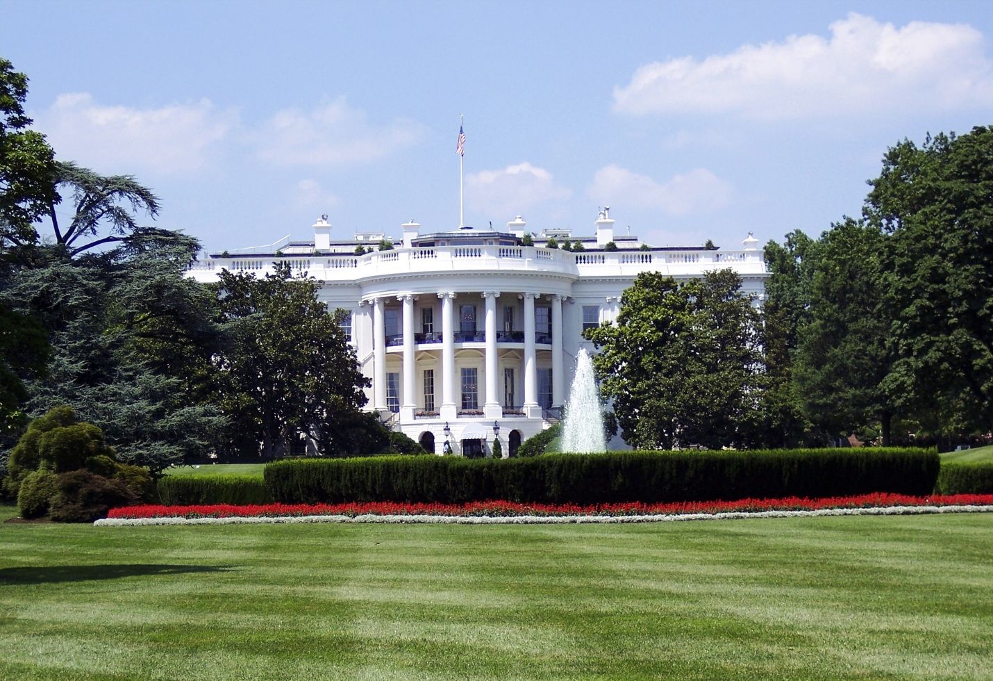 Judge orders White House to return pass to CNN&rsquo;s Jim Acosta