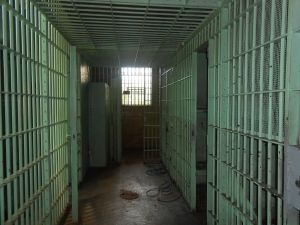Lawyer says R. Kelly to stay jailed 1 or 2 more days